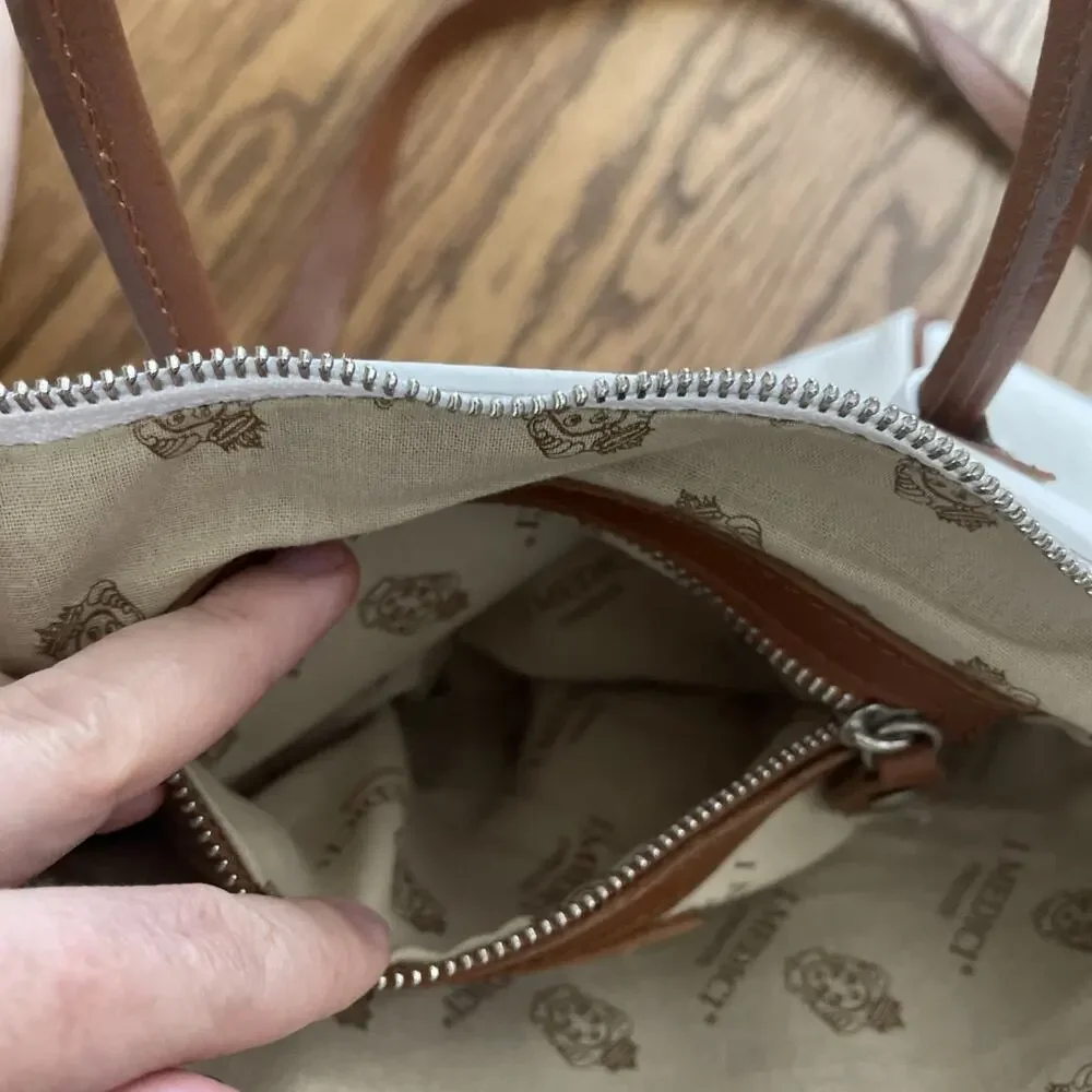 I Medici Firenze Pebbled Leather Purse Crossbody Handled White Brown Tassels